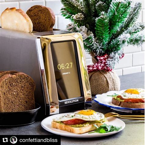 This Smart Toaster Has a Built-In Touchscreen, Actually Has a Ton Of Really Cool Features