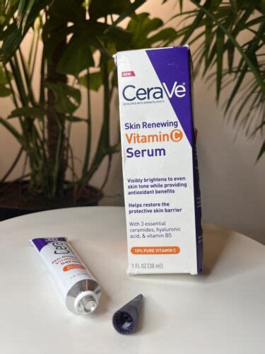 CeraVe Skin Renewing Vitamin C Serum With Hyaluronic Acid 3606000512351