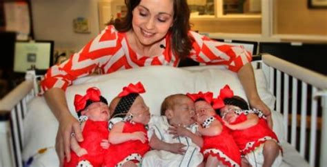 Heartwarming Moment Mom Holds All 5 Of Her Quintuplets For The First