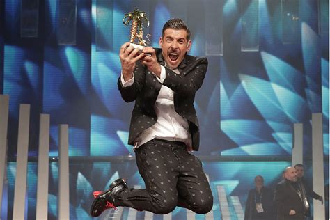 Francesco Gabbani chi è la carriera e come contattare sui social