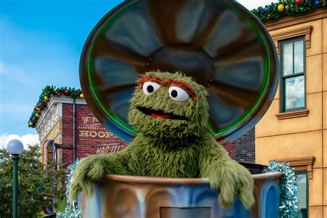 Oscar the Grouch Day | Holiday Smart