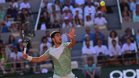 A Qué Hora Juega Carlos Alcaraz Hoy Y Dónde Ver El Partido Contra Tsitsipas En Roland Garros