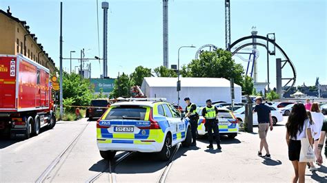 Accident De Montagnes Russes En Su De Une Personne Aurait T Tu E Et