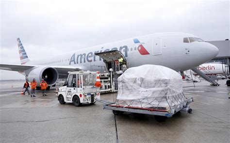 Demanda global por carga aérea caiu 27 7 em abril