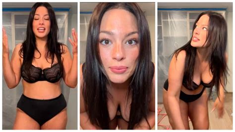 Cone Plus Size Ashley Graham Posa De Lingerie Para Papo S Rio Nas Redes Celebridades Monet