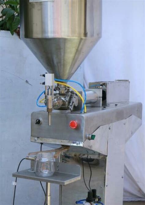 Semi Automatic Paste Filling Machine Pneumatic Operation In Ahmedabad