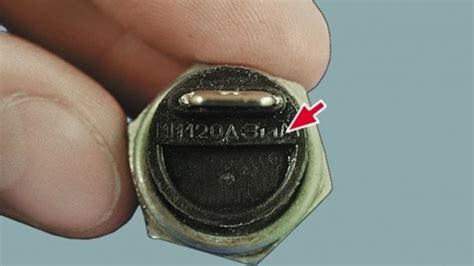 Датчик давления масла ВАЗ 2109: где находится, замена