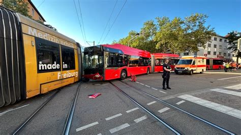 Freiburg Zwölf Verletzte bei Zusammenstoß von Bus und Bahn SWR Aktuell