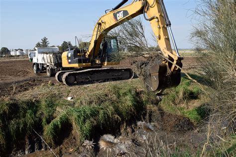 Realizaron limpieza en el desagüe pluvial de calle Moreno Sendero