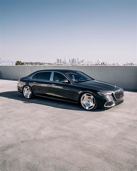 Two Tone Mercedes Maybach S 580 Rolls On RDB 22s Features A Surprising