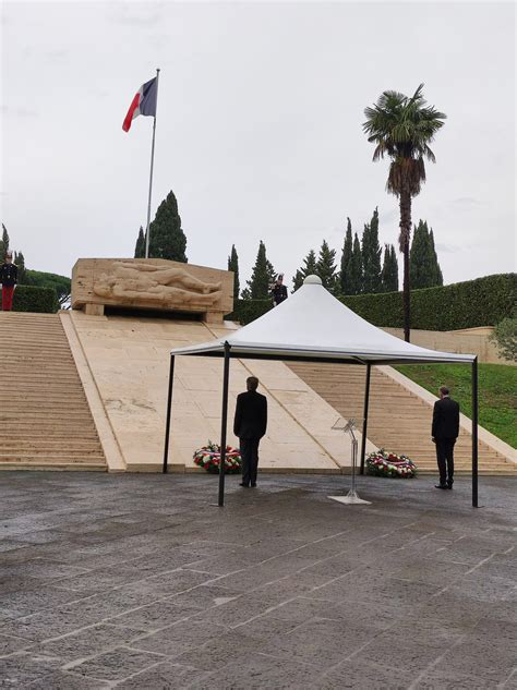 Devoir De Mémoire Le 11 Novembre Au Cimetière Militaire Francais