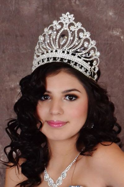 10 Tiaras de Quinceañera que te harán lucir como una reina Joyas