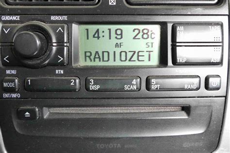 RADIO FABRYCZNE TOYOTA AVENSIS T22 I 86110 05011 86110 05011 Za 99 99