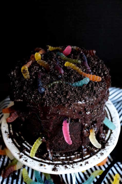 vegan dirt & worms cake - The Baking Fairy