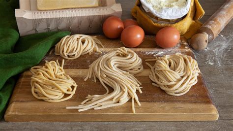 Spaghetti Alla Chitarra La Ricetta Originale Della Pasta Fresca Abruzzese