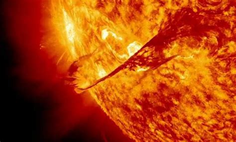 La NASA captó una impresionante erupción solar