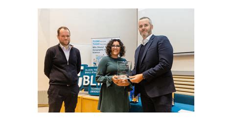 CSO Raymond Murphy Presents 2022 Award for Geospatial Survey Excellence