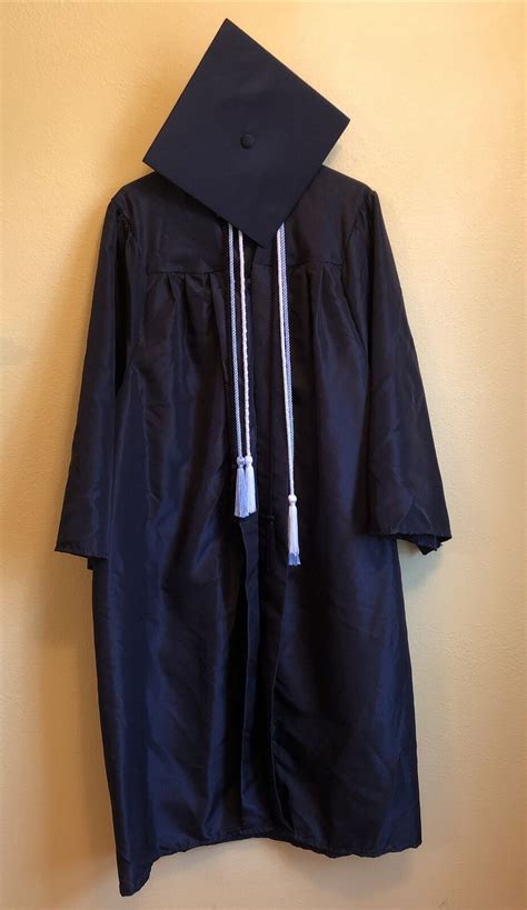 Black Graduation Cap And Gown Or Costume Jostens 57” 5 Gem