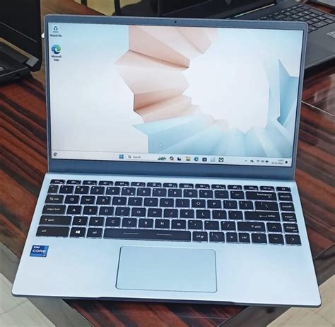 Layar Laptop White Spot Penyebab Cara Mengatasi Dan Biaya