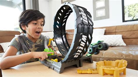 Hot Wheels Monster Trucks Epic Loop Challenge Playset The Toy Insider