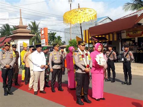 Lengkap Dengan Sekapur Sirih AKBP Padli Sambut Kedatangan AKBP Agung