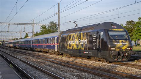 Re 460 072 2 Locarno Film Festival Ist Mit Dem NJ 470 Nach Basel