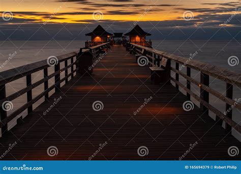 Naples Florida Pier at Sunset Stock Image - Image of sunshine, naples ...