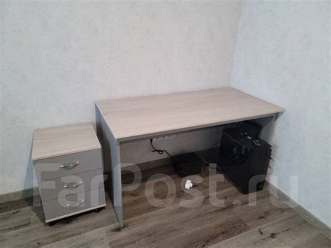 Стол офисный с тумбой, прямоугольный, дсп, чёрный, бежевый, 140,0 см ...