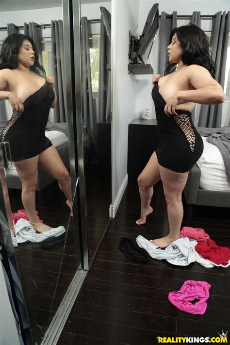 MonsterCurves AliceAfterDark Clothes Whore Image Porn Pic