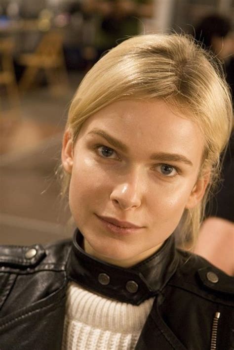 Un Maquillaje Nude Woman