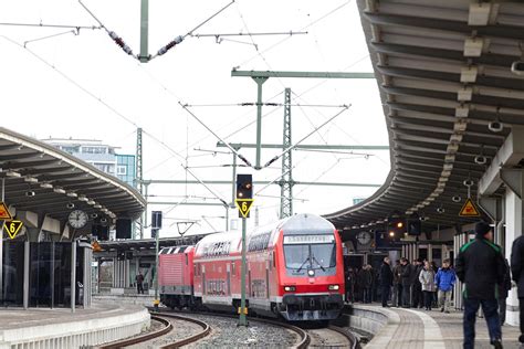 Plauener Feuerwehr rückt am Freitag im Großaufgebot zum Oberen Bahnhof aus