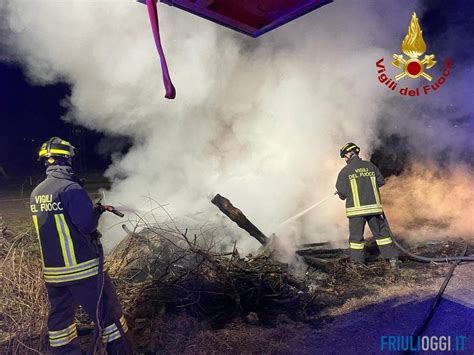 Incendio A Tolmezzo In Fiamme Un Deposito Di Legname