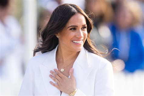 Descubra o motivo de Meghan não ter ido à coroação de Charles Metrópoles