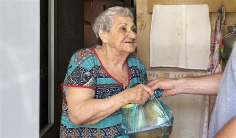 Помощь пожилым