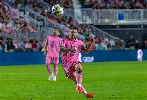 Quieres Hacer Un Viaje En El Tiempo Con Messi Una Muestra Interactiva