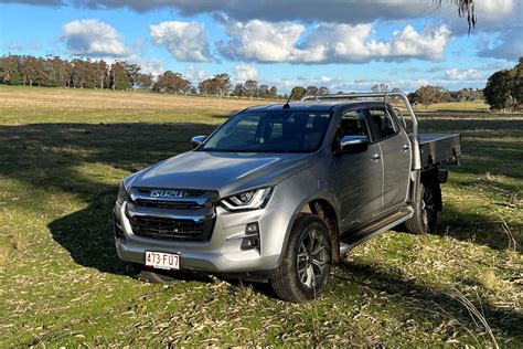 Isuzu D-Max LS-U Dual Cab CC 2023 Review - Motoring Minute