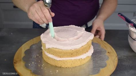 Semi Naked Cake Mit Erdbeeren Lieblingsgeschmack De Recipe Naked