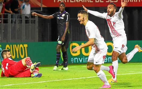 Stade Brestois Ac Ajaccio Brest Saute Dans Le Bon Wagon Le