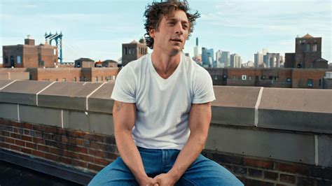 Why Jeremy Allen White Looks So Ripped In His Steamy Calvin Klein