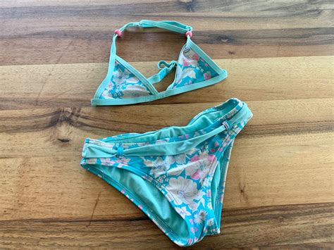 Bikini Grösse 116 ONeill Mädchen Badeanzug Badekleid Gebraucht in Horw für CHF 3 mit