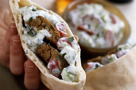 Falafel Pita Sandwich Recipe With Vegetables And Tahini