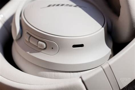 Bose QuietComfort 45 review: comfortably familiar - The Verge