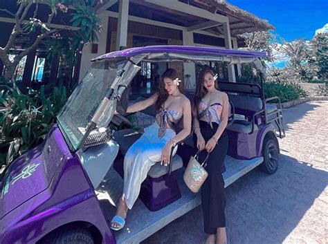 Hot girl phòng Gym Huyền Dior Quỳnh Nguyễn vòng ba 100 cm đọ dáng ở bể bơi