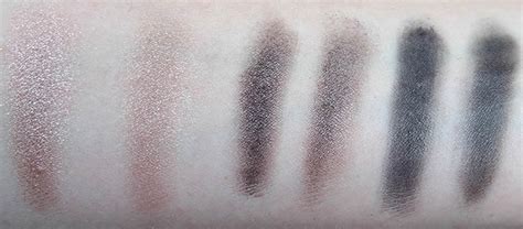 BEAUTY URBAN DECAY NAKED VS W IN THE BUFF RED REIDING HOODRED REIDING HOOD