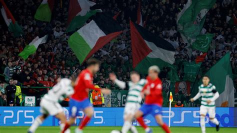 Der Schottische Verein Celtic Wurde Mit Einer Geldstrafe Belegt Weil