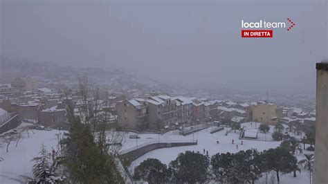 Live La Neve Arriva Anche In Sicilia Nevicata In Diretta A Bronte