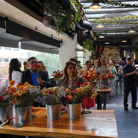 Cientos De Flores De Colores Y Esculturas Podr S Ver En Polanco Con