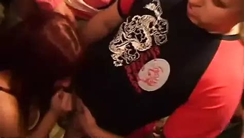 Neuer öffentlicher Amateur Gangbang xHamster