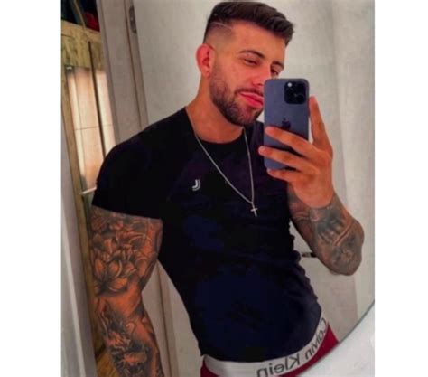 Juan Carlo Anos Alto Musculoso E Dotado Cm Bela Vista Acompanhantes Homens Gay E