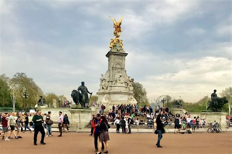 Victoria Memorial London United Kingdom Citydays